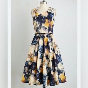 Chic Floral Midi Dress in Navy and Gold